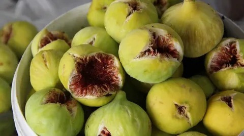 تصویر 2 از انجیر یزدی زرد با عطر طبیعی و بافت لطیف